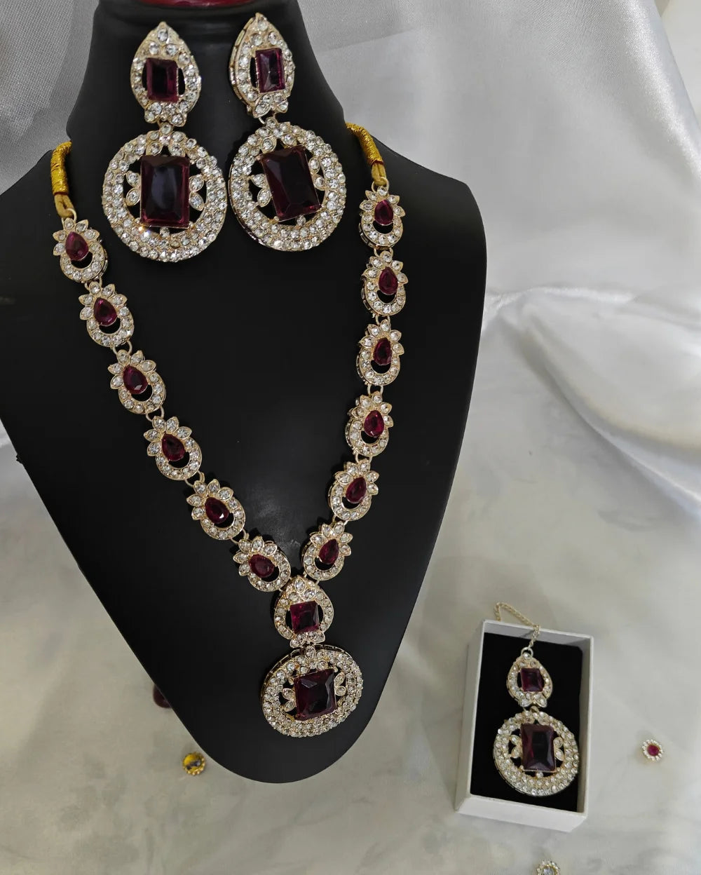 Vintage Grace Necklace Set