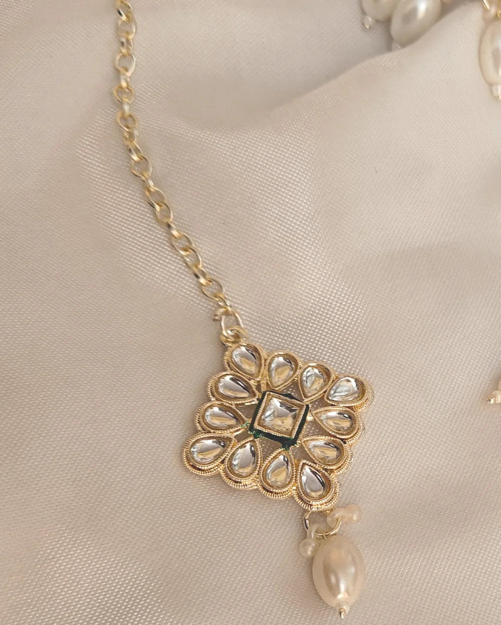 Anaya Choker Set