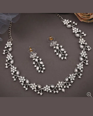 Everglow Silver Necklace and Earring set