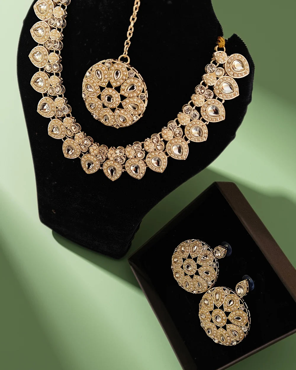 Bela Gold and silver toned Necklace set