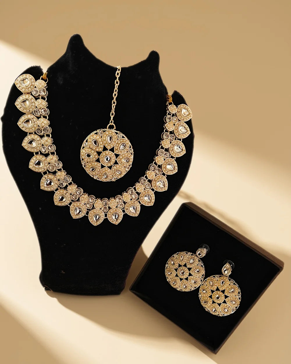 Bela Gold and silver toned Necklace set