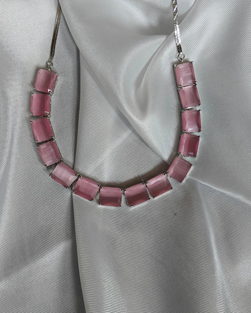 Rosy radiance necklace