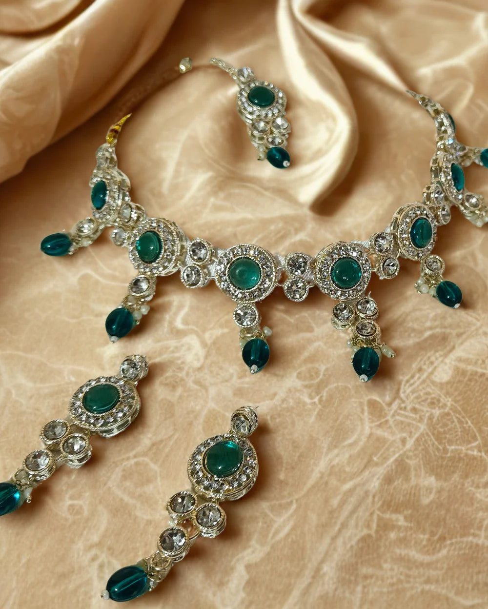 Silver-toned ornate Indian Choker Set