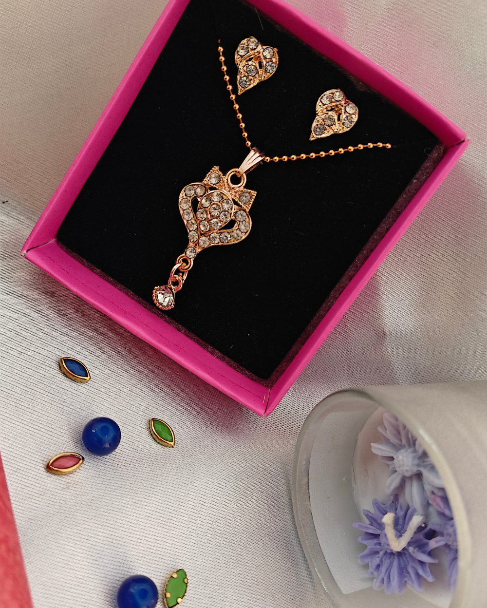 Effortlessly Elegant Pendant with Earrings