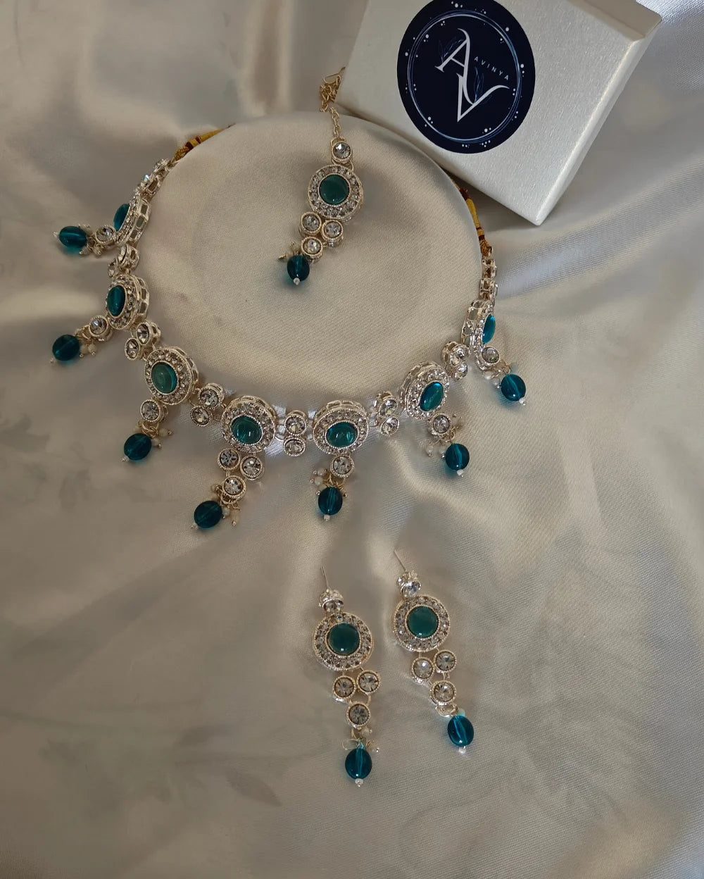 Silver-toned ornate Indian Choker Set