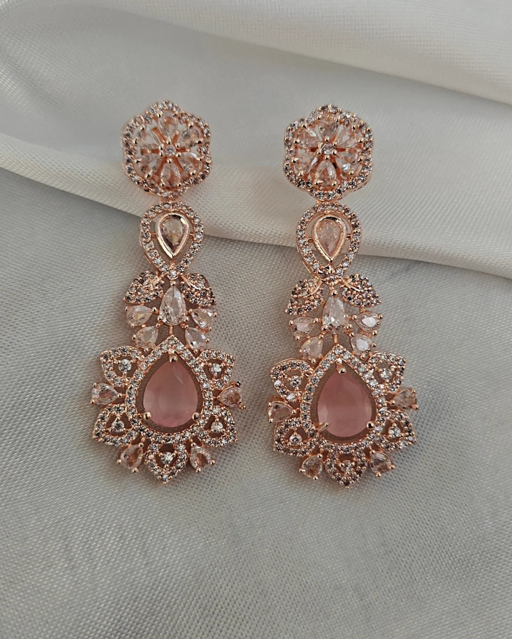 Rose romance Rosegold necklace