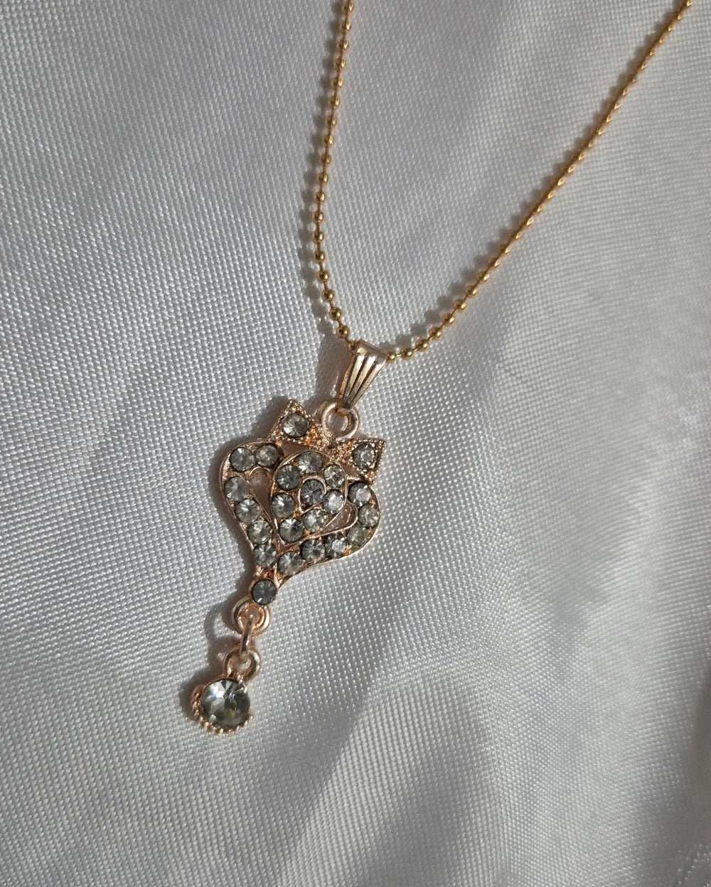 Effortlessly Elegant Pendant with Earrings